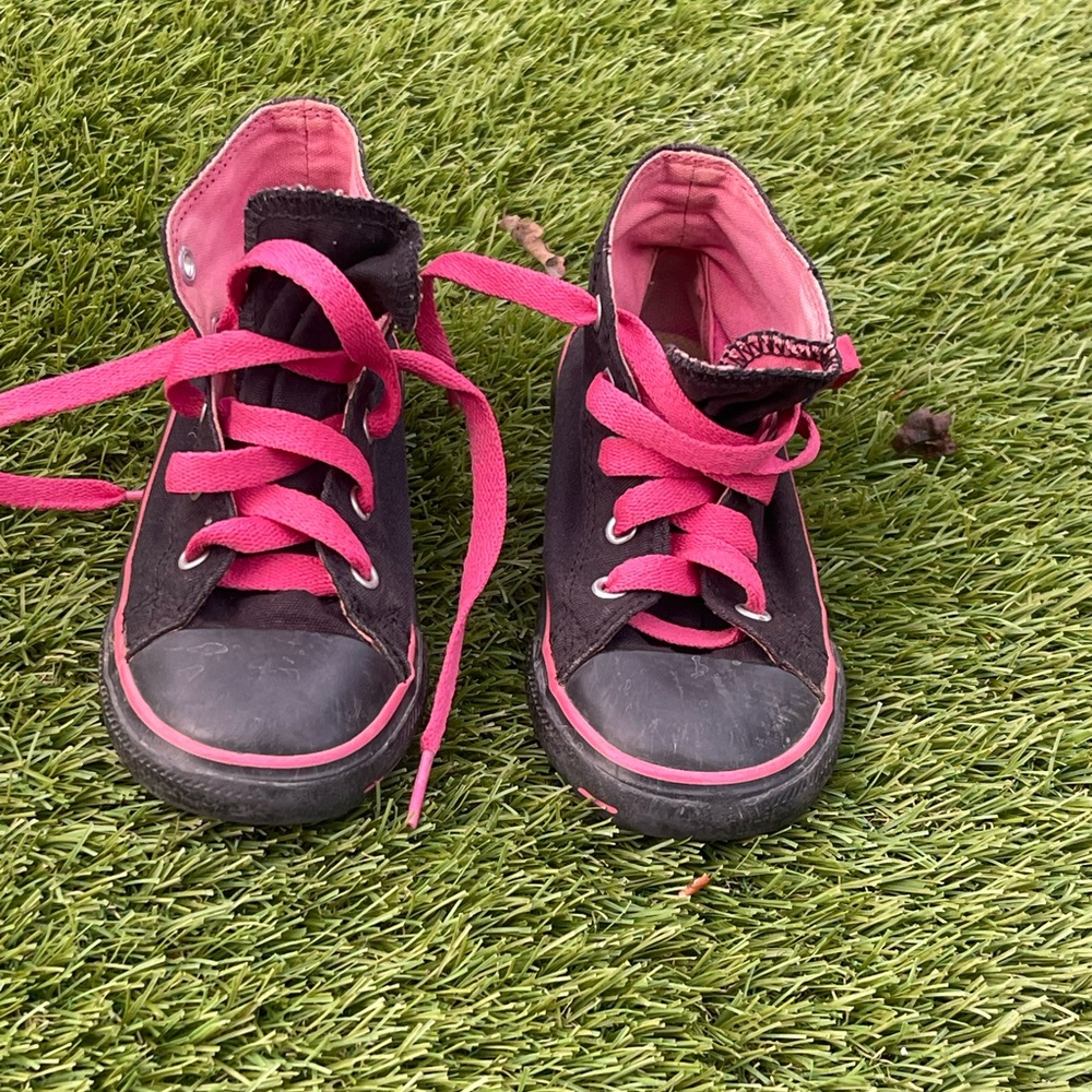 Kids Black and Pink converse